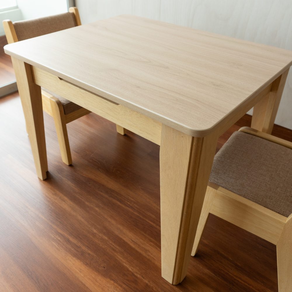 Mesa_Aura_para_ninos_de_madera_Dadacticos_1