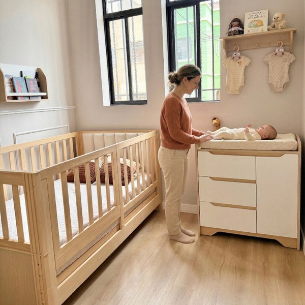 comodacambiador-bebe-junto-cuna-madera5