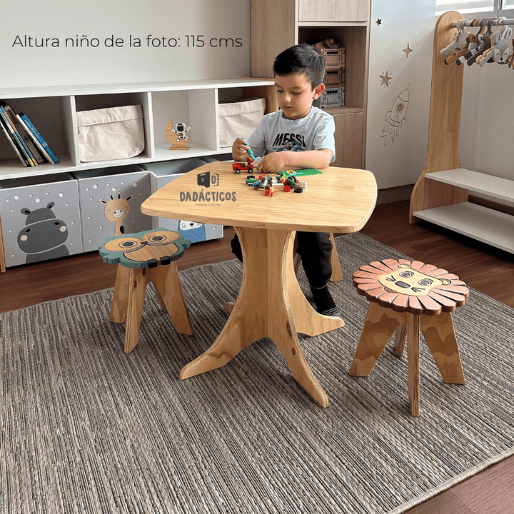 Mesa tipo árbol con banquitas - Dadacticos