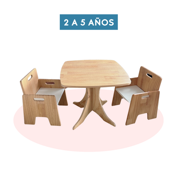 Mesa tipo árbol con sillas con brazos